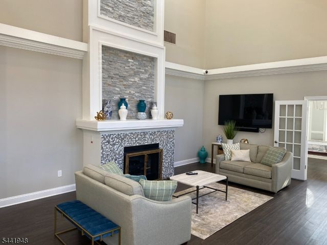 509 Binghampton Ln, Livingston Twp., NJ 07039