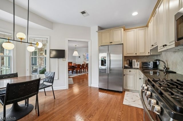 509 Binghampton Ln, Livingston Twp., NJ 07039