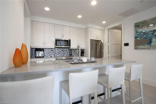 1035 3rd AVE S 303, Naples, FL 34102