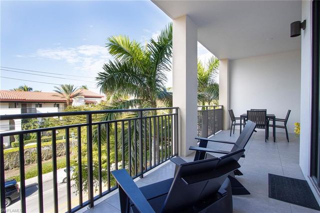 1035 3rd AVE S 303, Naples, FL 34102