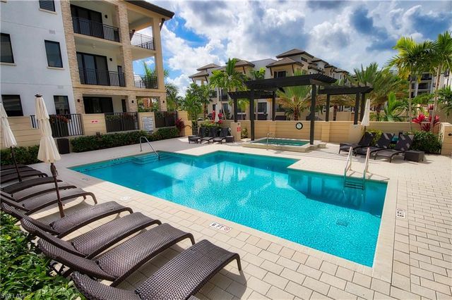 1035 3rd AVE S 303, Naples, FL 34102