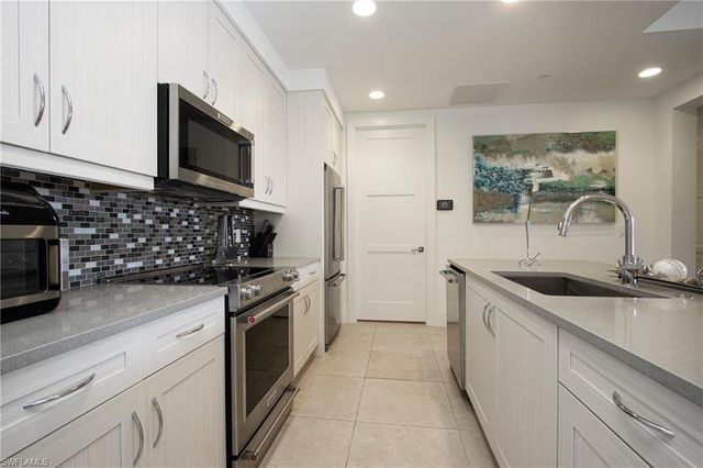1035 3rd AVE S 303, Naples, FL 34102