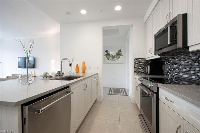 1035 3rd AVE S 303, Naples, FL 34102