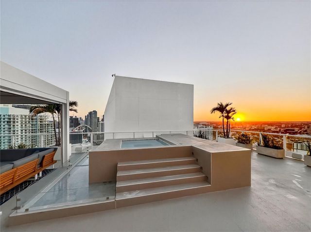 2020 N Bayshore Dr PH-4104, Miami, FL 33137