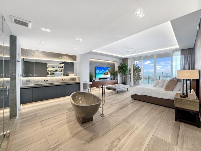 2020 N Bayshore Dr PH-4104, Miami, FL 33137