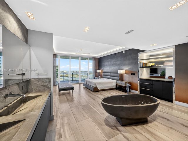 2020 N Bayshore Dr PH-4104, Miami, FL 33137