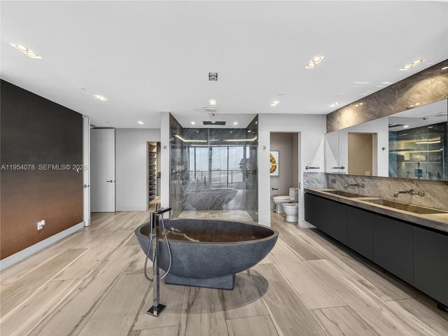 2020 N Bayshore Dr PH-4104, Miami, FL 33137