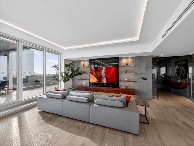 2020 N Bayshore Dr PH-4104, Miami, FL 33137