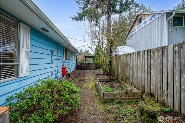 10916 Lundstrom Drive SW, Lakewood, WA 98498