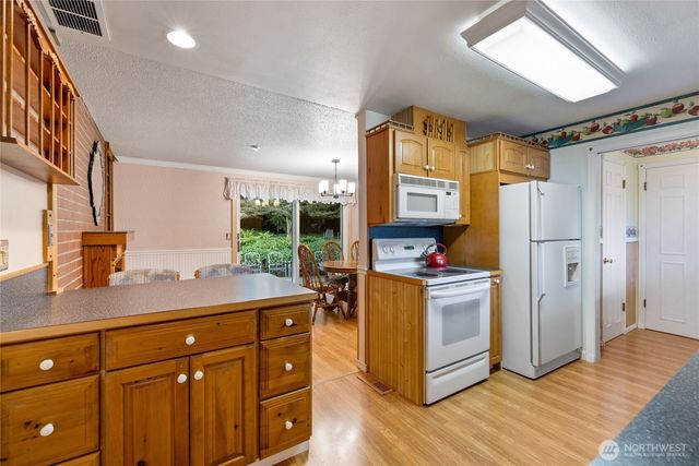 10916 Lundstrom Drive SW, Lakewood, WA 98498