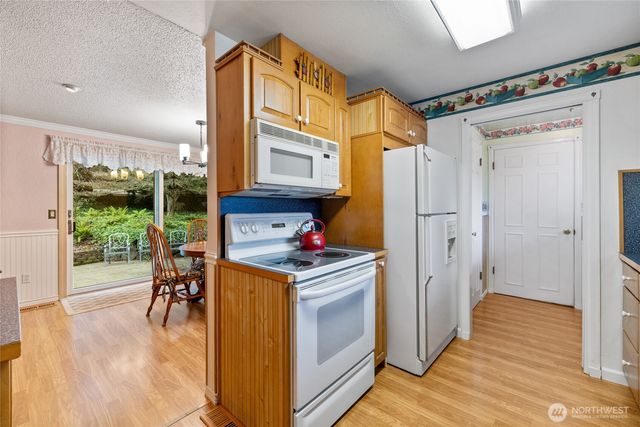 10916 Lundstrom Drive SW, Lakewood, WA 98498