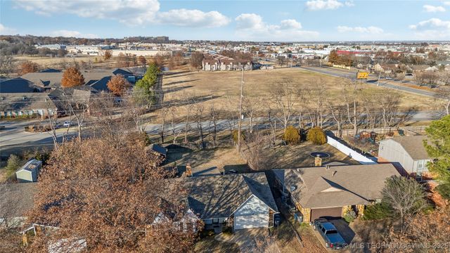 7917 E 77th Street, Tulsa, OK 74133