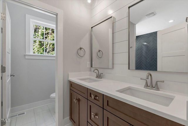 53 Stonewood Loop Lane, Henderson, NC 27537