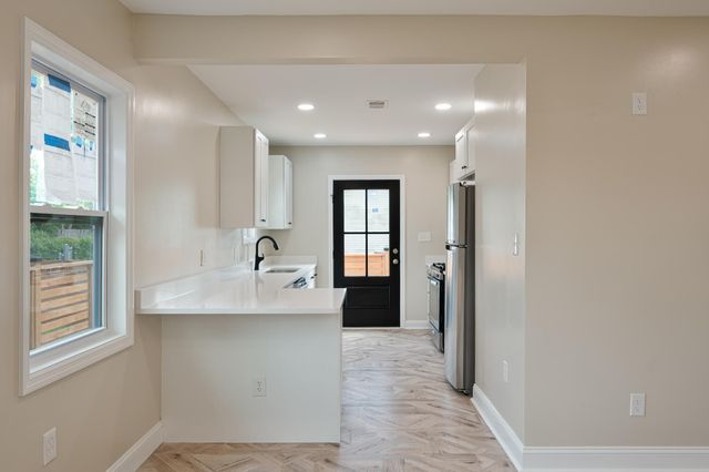 1405 Holt Street, Charleston, SC 29403