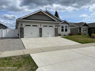 9256 Gettys Ln, Hayden, ID 83835