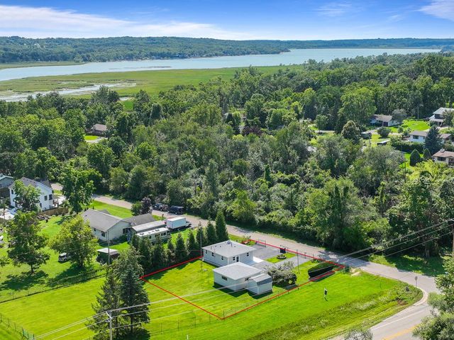 N3358 Hawthorn ROAD, Lake Geneva, WI 53147