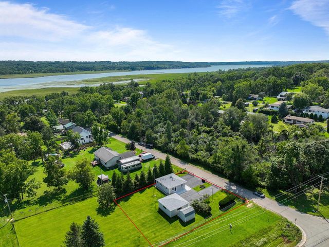 N3358 Hawthorn ROAD, Lake Geneva, WI 53147