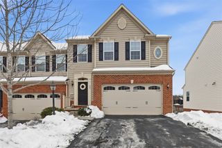 207 Noble Woods Drive, Moon/crescent Twp, PA 15108