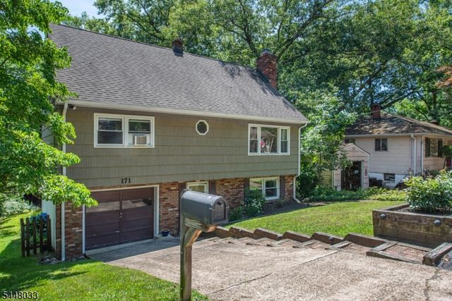 171 Skyline Lake Dr, Ringwood Boro, NJ 07456