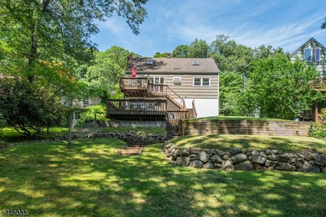 171 Skyline Lake Dr, Ringwood Boro, NJ 07456