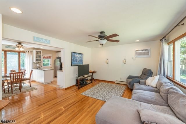 171 Skyline Lake Dr, Ringwood Boro, NJ 07456