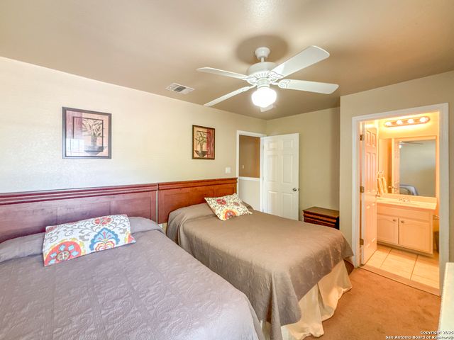 129 Chapel Hill Cir Unit 129, San Antonio, TX 78240