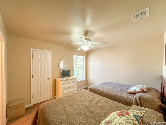 129 Chapel Hill Cir Unit 129, San Antonio, TX 78240