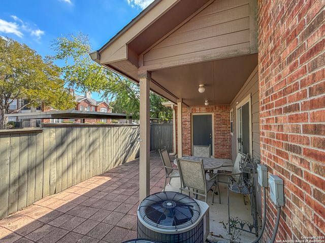129 Chapel Hill Cir Unit 129, San Antonio, TX 78240