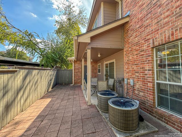 129 Chapel Hill Cir Unit 129, San Antonio, TX 78240