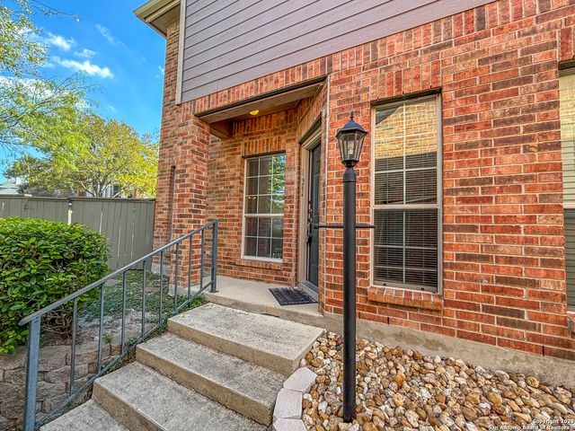 129 Chapel Hill Cir Unit 129, San Antonio, TX 78240