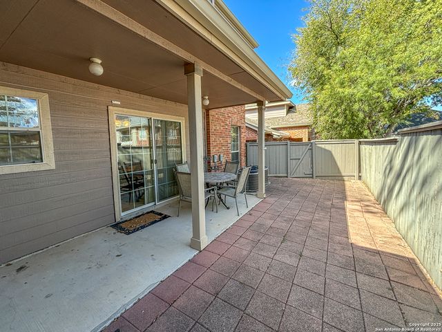 129 Chapel Hill Cir Unit 129, San Antonio, TX 78240