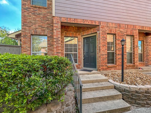 129 Chapel Hill Cir Unit 129, San Antonio, TX 78240
