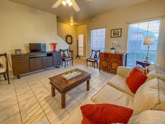 129 Chapel Hill Cir Unit 129, San Antonio, TX 78240