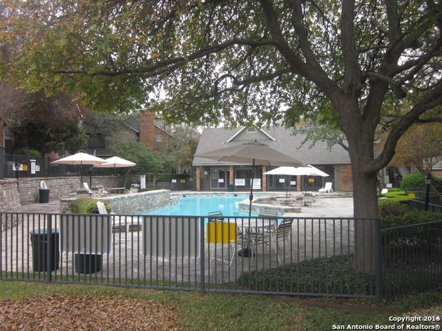 129 Chapel Hill Cir Unit 129, San Antonio, TX 78240