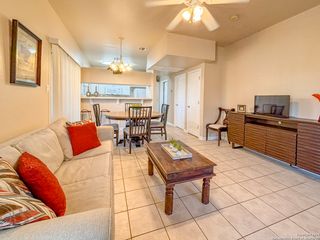 129 Chapel Hill Cir Unit 129, San Antonio, TX 78240