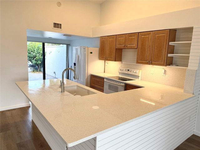 780 SARABAY ROAD 16, Osprey, FL 34229