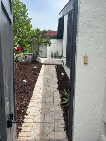 780 SARABAY ROAD 16, Osprey, FL 34229
