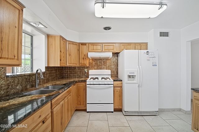 6202 E Timrod Street, Tucson, AZ 85711