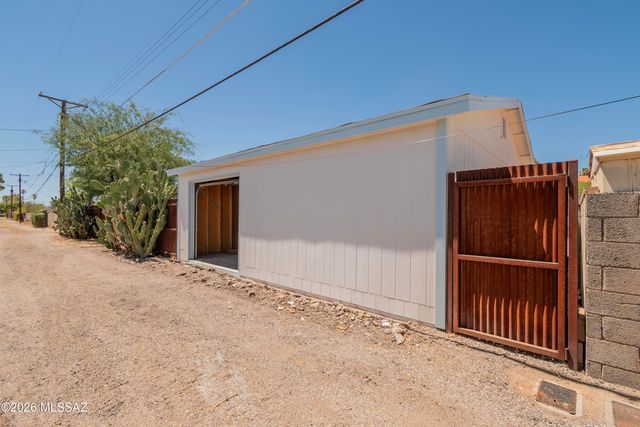6202 E Timrod Street, Tucson, AZ 85711