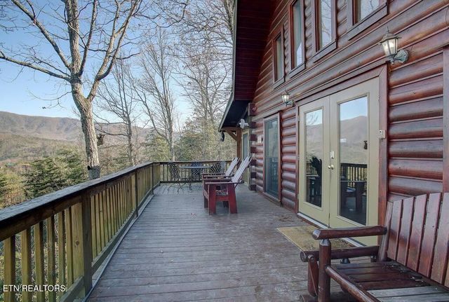3831 Glenview Way, Sevierville, TN 37862