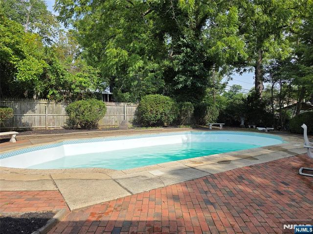 225 Somerset Road, Norwood, NJ 07648