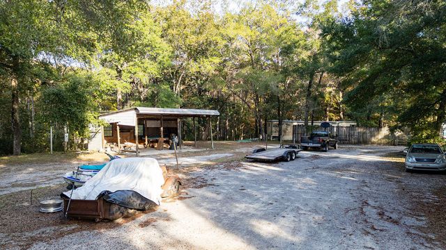 72 April Court, Freeport, FL 32439