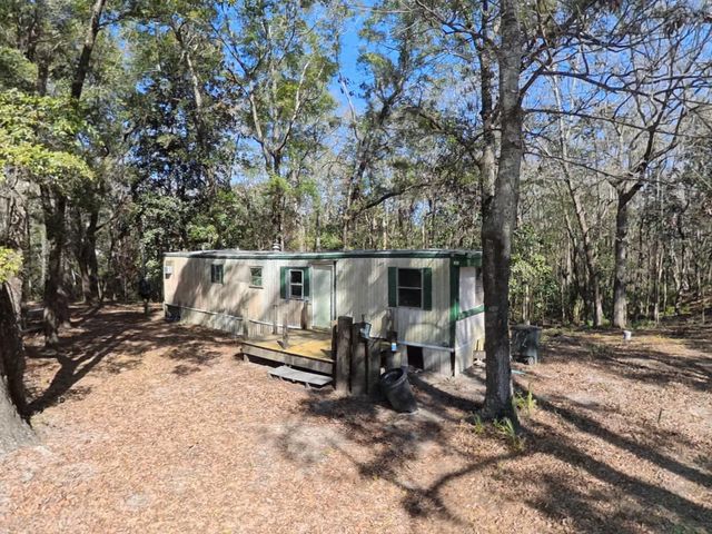 72 April Court, Freeport, FL 32439