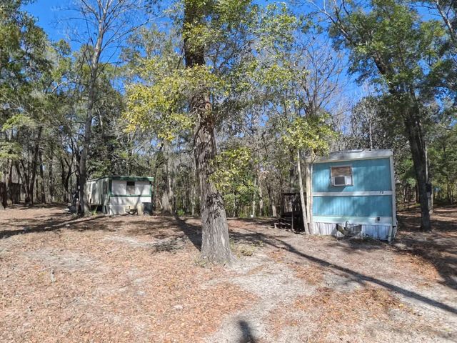 72 April Court, Freeport, FL 32439