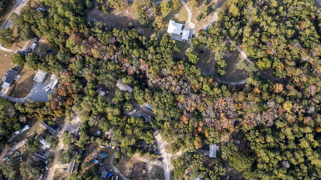 72 April Court, Freeport, FL 32439