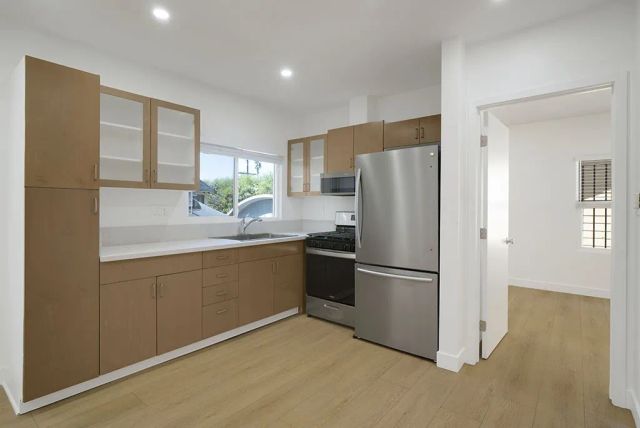 2115 Venice Boulevard, Los Angeles, CA 90006