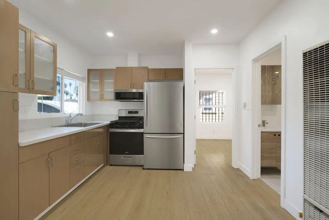2115 Venice Boulevard, Los Angeles, CA 90006