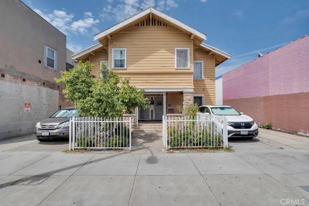 2115 Venice Boulevard, Los Angeles, CA 90006