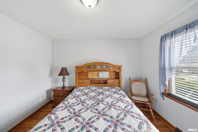 916 W WALNUT Street, Chillicothe, IL 61523