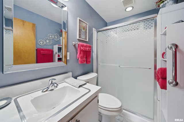 916 W WALNUT Street, Chillicothe, IL 61523